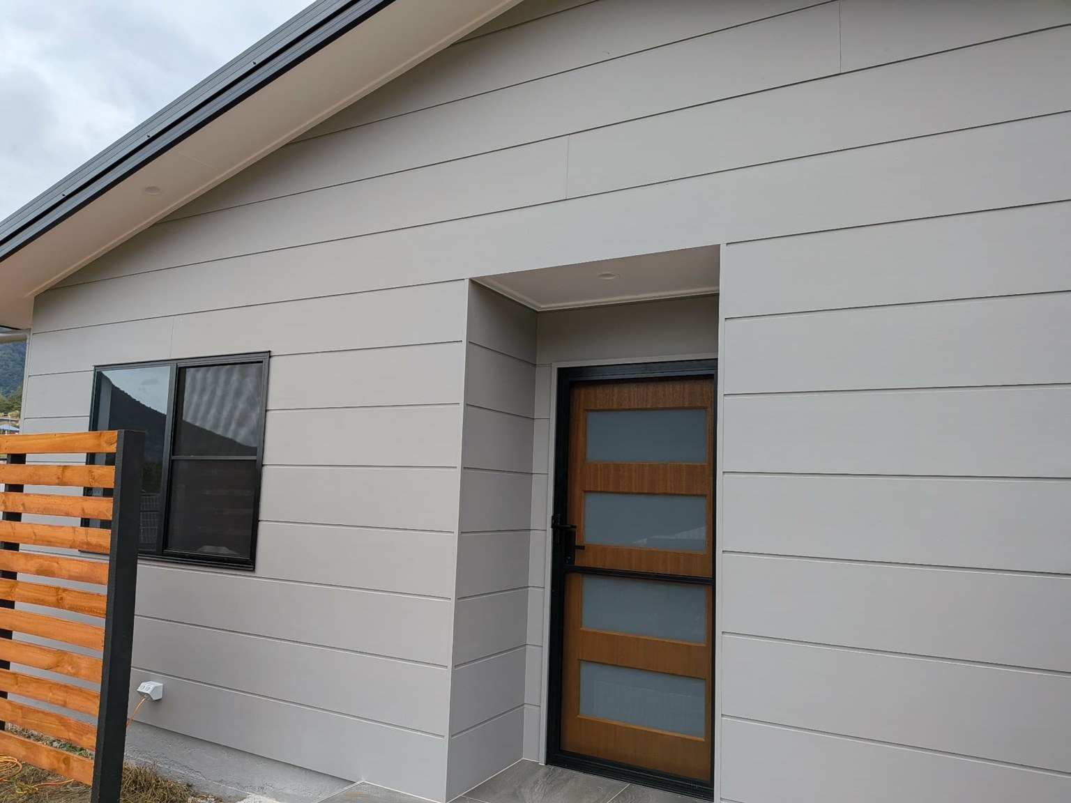 Detail work • Entry door